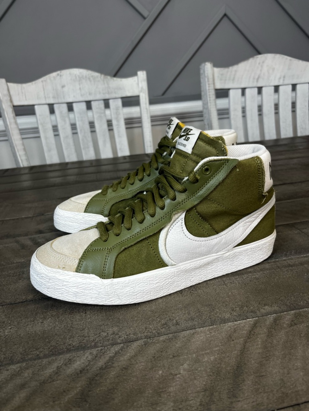Nike SB Zoom Blazer Mid Premium Plus sneakers in the olive Mens Sz 9.5